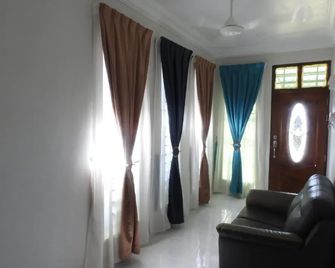 Aryan G100 Homestay - Kuala Besut