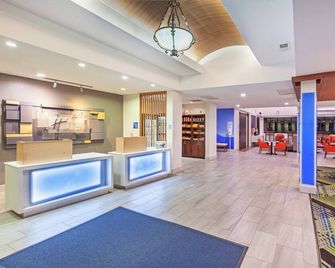 Holiday Inn Express & Suites Orange by IHG - Orange - Lobby