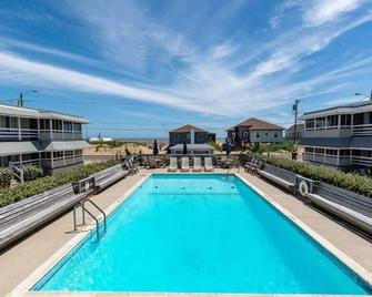 Saltaire Cottages 5: 2BR Steps to Private Beach Access Screen Porch Pool - Kitty Hawk - Pool