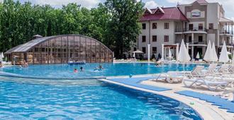 Belogorye Hotel - 別爾哥羅德 - 游泳池