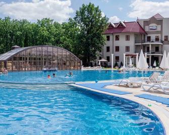 Belogorye Hotel - 別爾哥羅德 - 游泳池