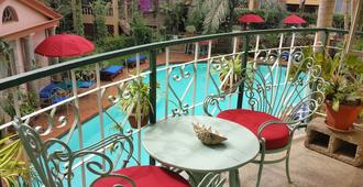 Woodmere Serviced Apartments - Nairobi - Balcony