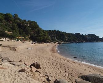 Casa Liebre 1 very close to the beach of Santa Maria de Llorell - Tossa de Mar - Strand