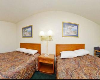 Americas Best Value Inn Wilson - unit 18 one bed first floor - Wilson - Bedroom
