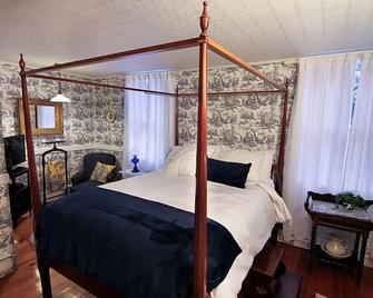 The Laurentide Inn - Penn Yan - Bedroom