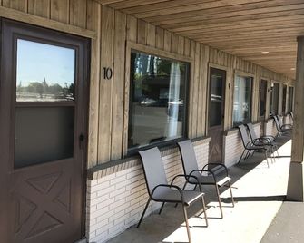 Aqua Aire Inn & Suites - Minocqua - Binnenhof