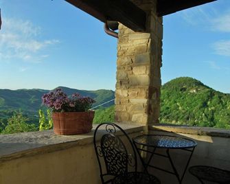 Tranquil Farmhouse in Sestino - Sestino - Balkon