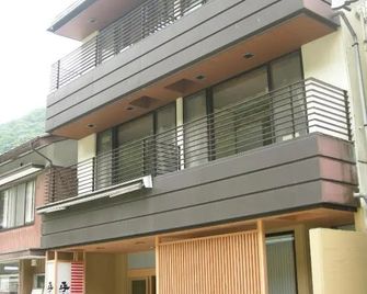Hiranoya - Takayama - Edificio
