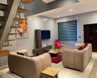 Souz Suites and Apartments - Lekki - Living room