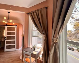 سومرسيت - سان دييغو - غرفة نوم