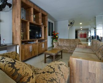 Hotel Baviera Iguassu - Foz do Iguaçu - Living room