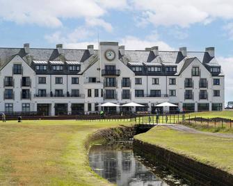 At The Links - Carnoustie - Building