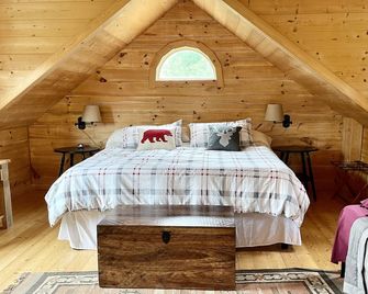 Secluded 22 acres on Bad Axe River - South Fork - Viroqua - Bedroom