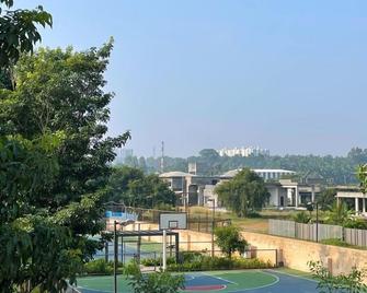 A Glorious 2 & 4 Bhk With Lake View - Bengaluru - Property amenity