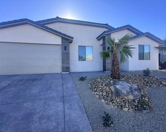 Desert Gem - Mesquite - Mesquite - Building