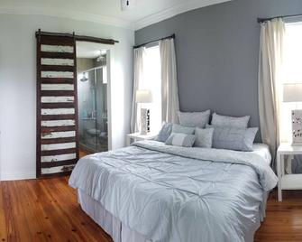 Quaint New Orleans Cottage - Charming And \'New\' - Arabi - Bedroom
