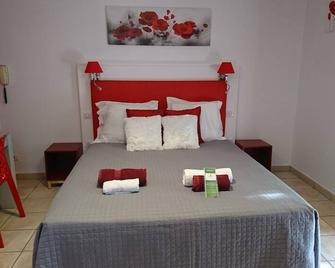 Hotel Les Oliviers - Cabrières-d'Avignon - Ložnice