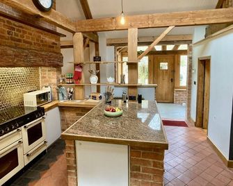 Large family cottage nestled in Sherwood Forest - Newark-on-Trent - Kitchen