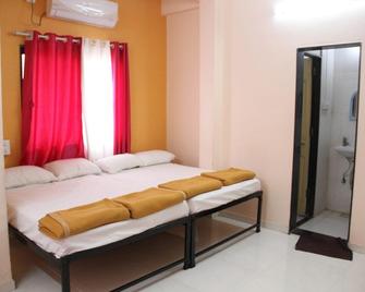 Shree Radha Govind Bhakt Niwas - Pandharpur - Bedroom