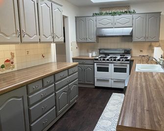 E Bountiful 3Br 2BathbrGreat view good parking close to public transport - Bountiful - Cocina