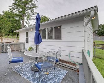 Walk to Norfork Lake Guest House in Hend - Henderson - Patio