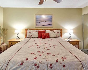 Premium Oceanfront Suite - Sleeps 8 - Top Floor - Pool & Sauna - Lincoln City - Soveværelse