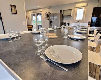 Villa Familiale de l'hôtel Godefroy - Fleury - Comedor