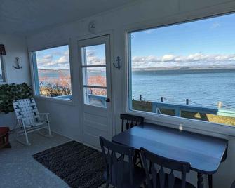 Oceanfront Cottage - Charlo - Balcón