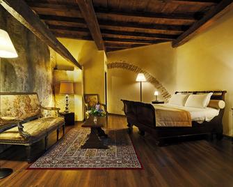 Castello Di Compiano Hotel Relais Museum - Compiano - Bedroom