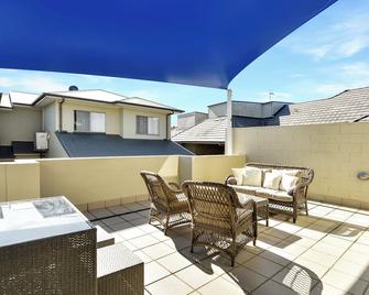 The Gallipoli Residence - Long Jetty - Balcón