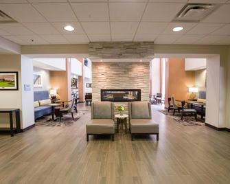 Hampton Inn & Suites Pittsburgh/Harmarville - Pittsburgh - Lobby