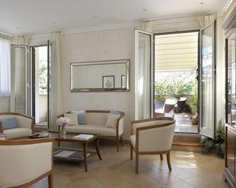 Dea Suite Roma - Rome - Living room