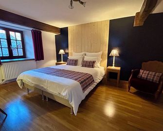 Gîte ' le Schmoutzi' Duplex centre historique Riquewihr - Riquewihr - Bedroom