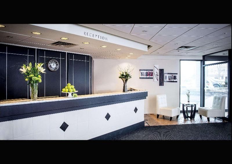 Quality Inn & Suites Brossard - Броссар - Ресторан