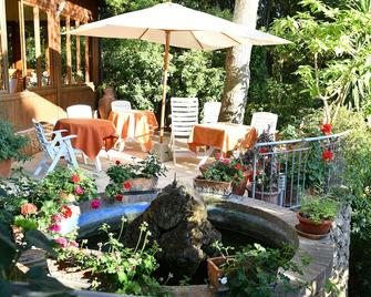 Hotel Rosa Del Tirreno - Quercianella - Binnenhof