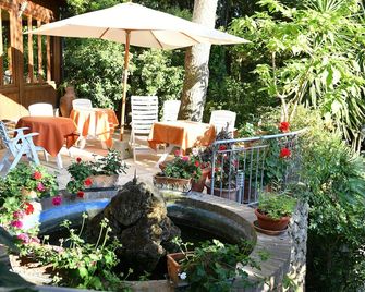 Hotel Rosa Del Tirreno - Quercianella - Innenhof