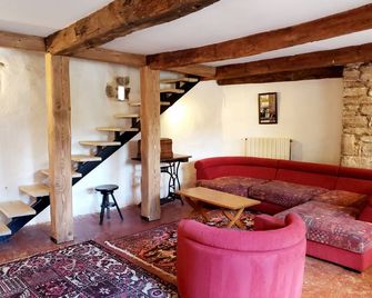La Bergerie Dessaulières - Soubès - Sala de estar