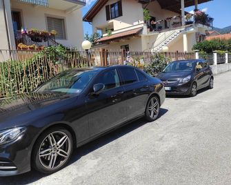 Il NIDO del MERLO-spazioso appartamento con giardino, parcheggio e Bikepark gratis - Verbania