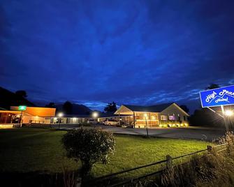 High Peaks Hotel - Fox Glacier - Κτίριο