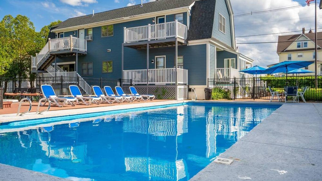 The Lighthouse Inn & Suites