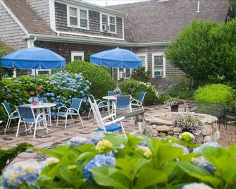 Ship's Knees Inn - Orleans - Patio