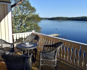 Håveruds Hotell - Håverud - Balcón