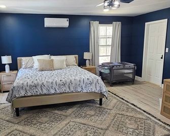 The Lake and Mountain Retreat - Lakeville