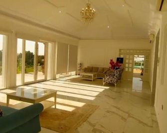 Big villa farm for daily basis rent - Umm Al Qaiwain - Lobby