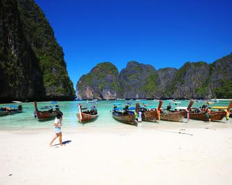 PP Red Tuna Hut - Ko Phi Phi