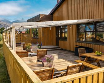Arnanes Country Hotel - Hofn - Innenhof