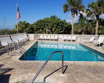Gulf Strand Resort - St. Pete Beach - Piscina
