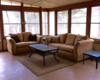 Amazing Table Rock Lake Home! Easy access to Silver Dollar City & Branson. - Kimberling City - Sala de estar