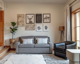 Bavarian Lodge Suites - Leavenworth - Olohuone