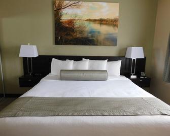 Island Suites - Lake Havasu City - Bedroom
